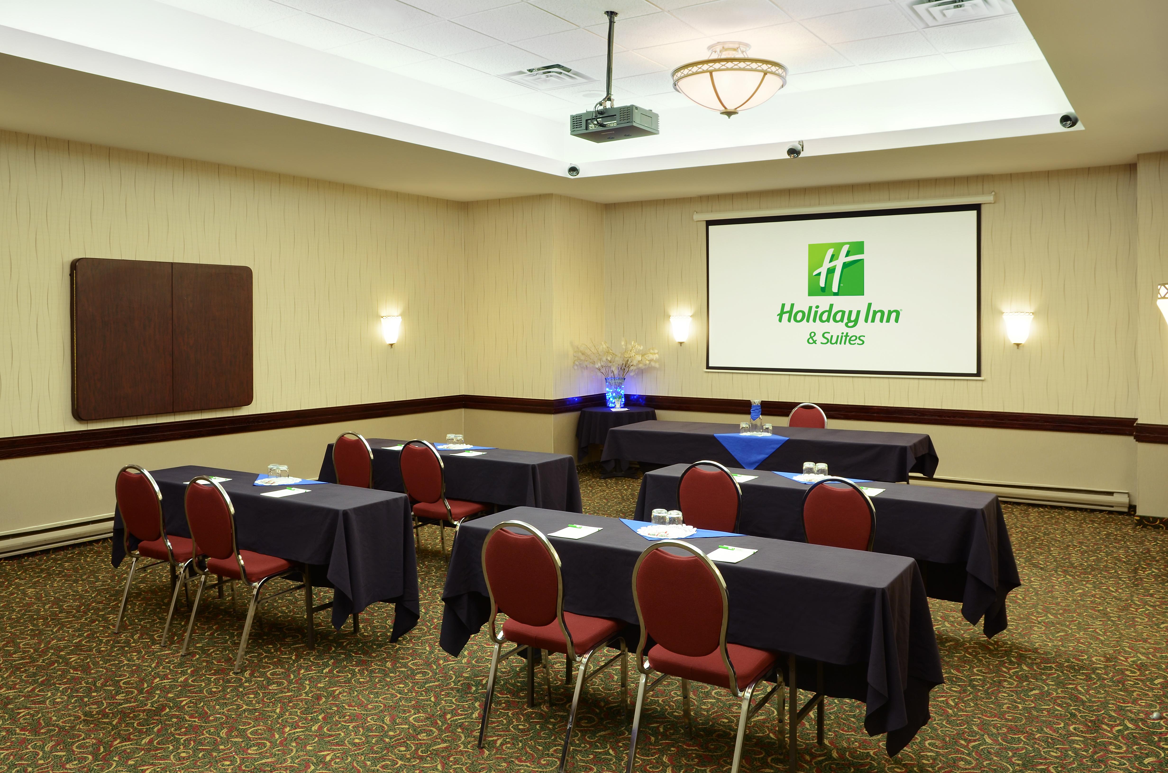 Holiday Inn & Suites Winnipeg Downtown By Ihg Exterior photo