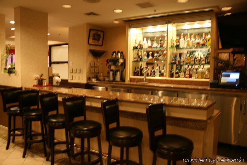 Holiday Inn & Suites Winnipeg Downtown By Ihg Restaurant photo