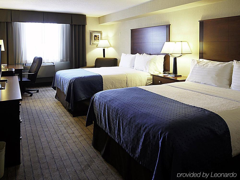 Holiday Inn & Suites Winnipeg Downtown By Ihg Exterior photo
