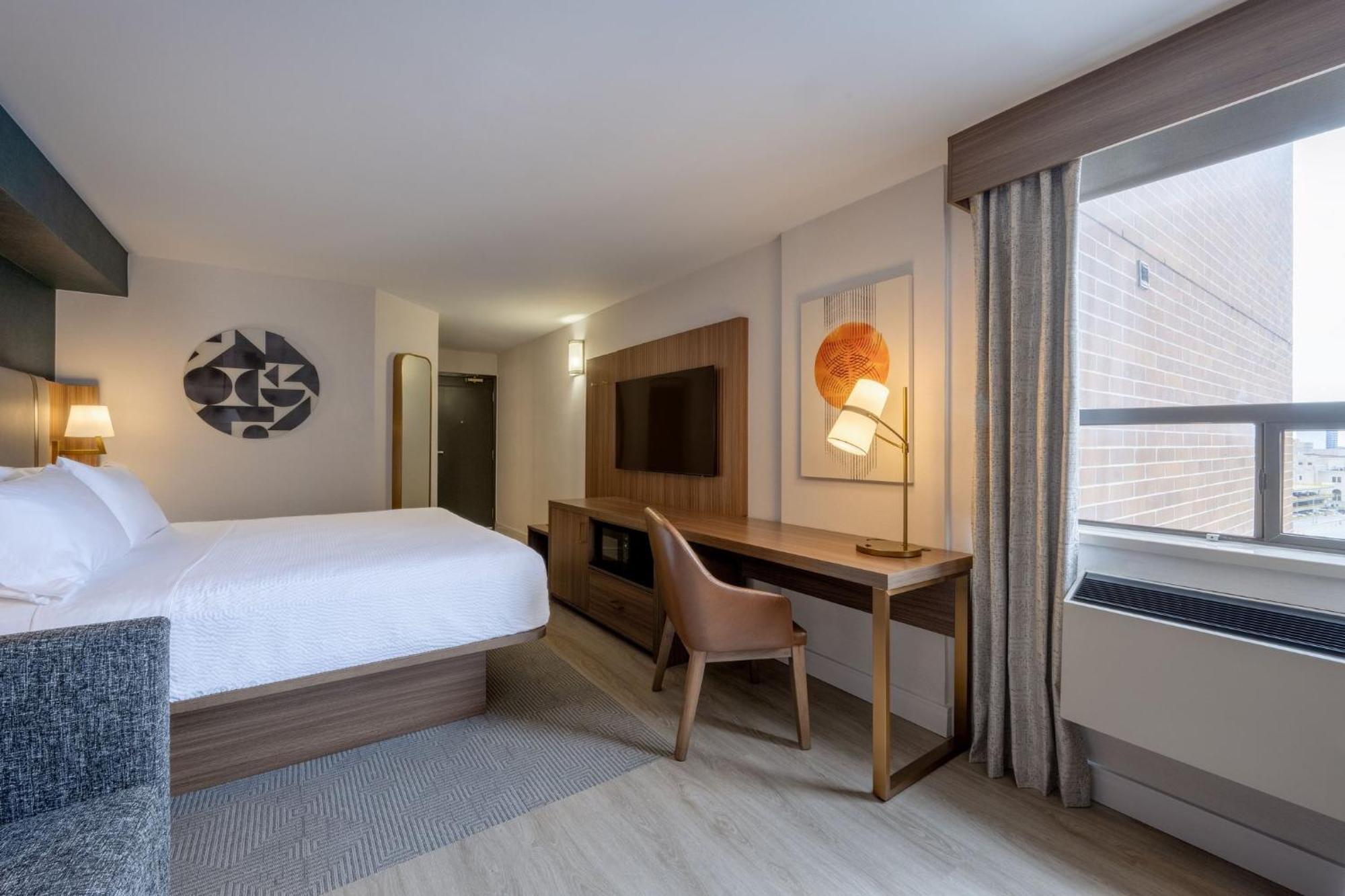 Holiday Inn & Suites Winnipeg Downtown By Ihg Exterior photo