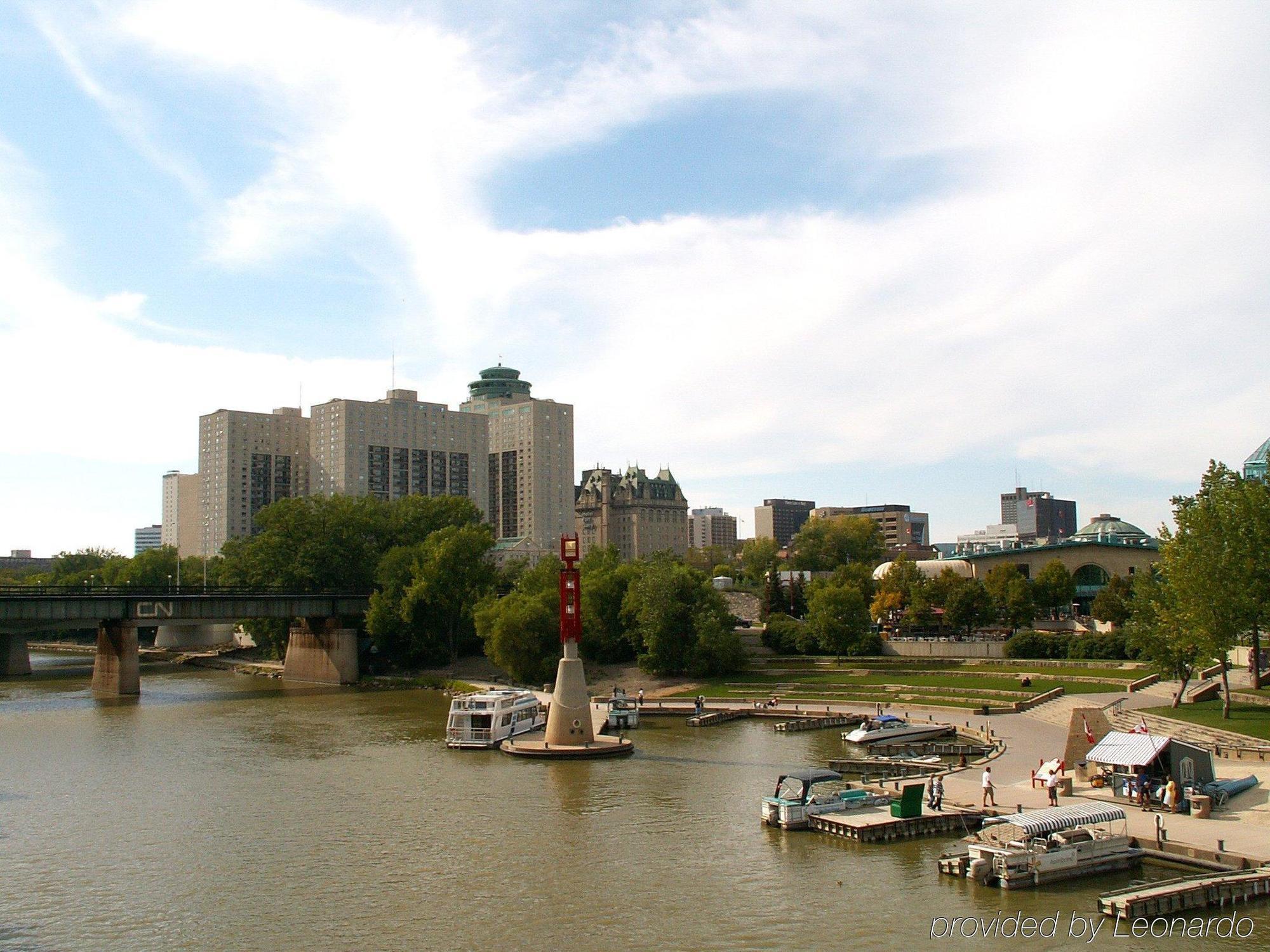 Holiday Inn & Suites Winnipeg Downtown By Ihg Exterior photo