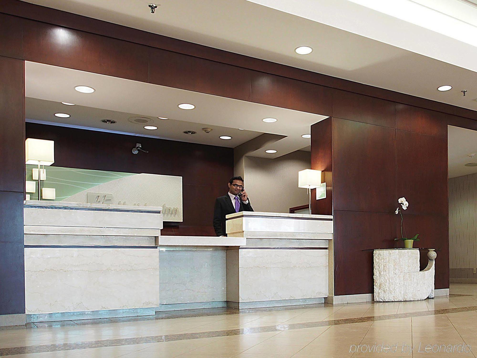 Holiday Inn & Suites Winnipeg Downtown By Ihg Exterior photo