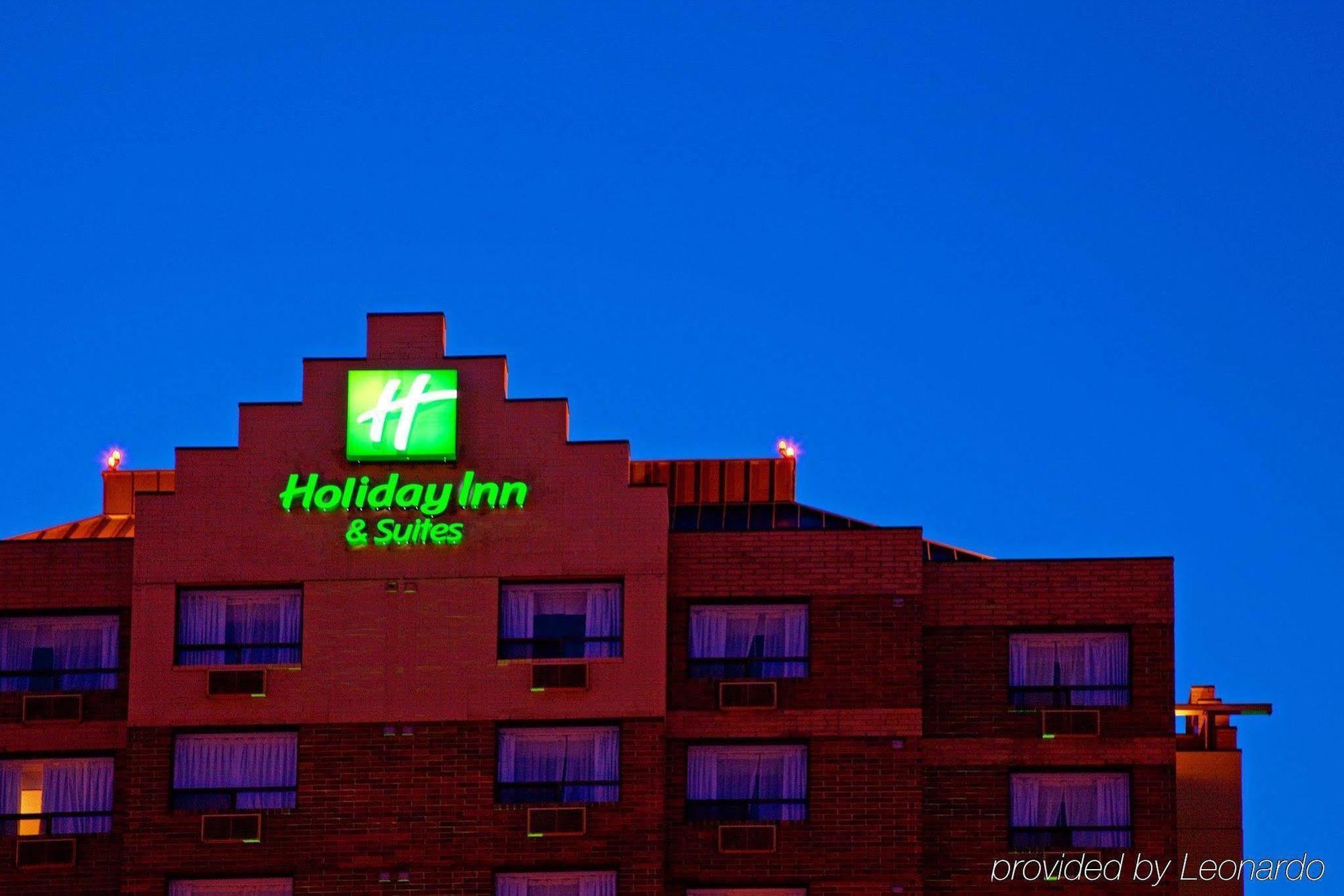 Holiday Inn & Suites Winnipeg Downtown By Ihg Exterior photo